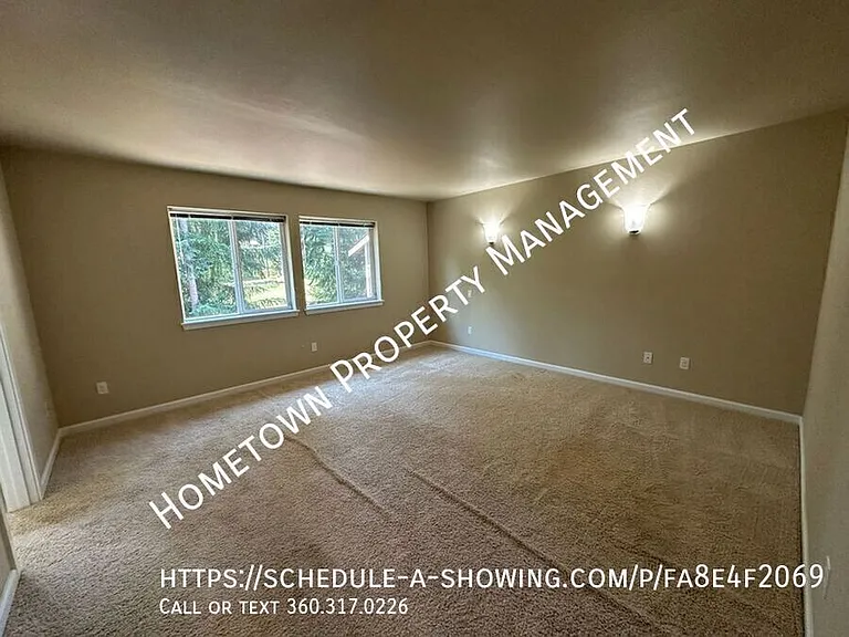 4241 Dudley Dr NE — Photo 20