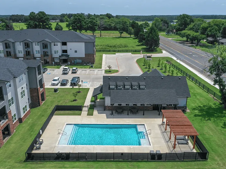 Flat Creek Apartments — Photo 15