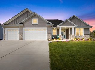 2060 E Teton Trl, Grafton, WI 53024