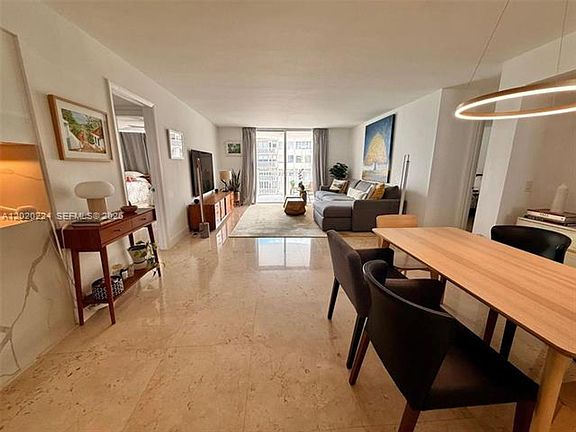 4th image of 1420 Brickell Bay Dr APT 1108B
