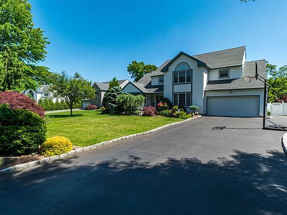3rd image of 10 Morgan Ct
