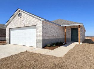 11905 NW 100th St, Yukon, OK 73099