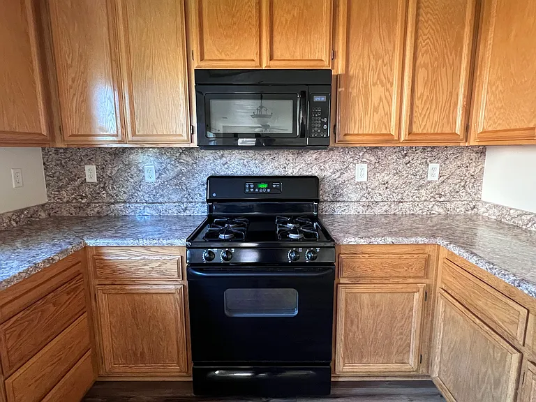 1694 Shay Way — Photo 4