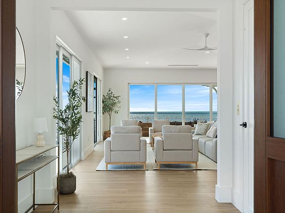 2nd image of 1002 Snapper Ln