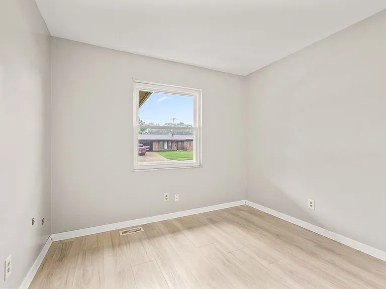 213 Southerly Hills Dr — Photo 18