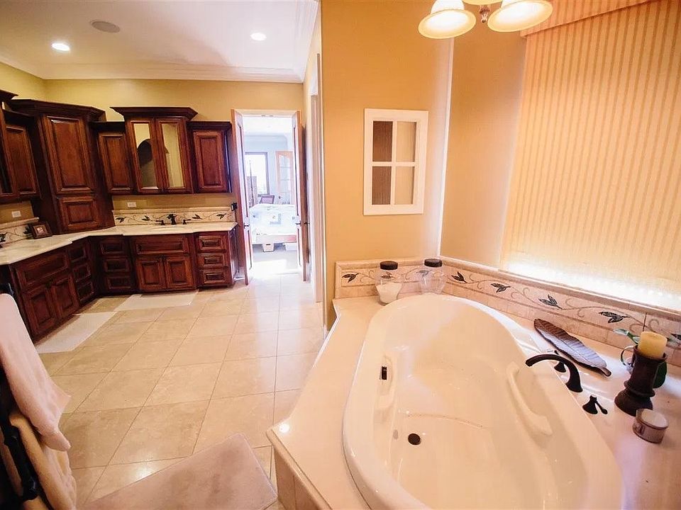 1st image of 4831 Redondo Dr