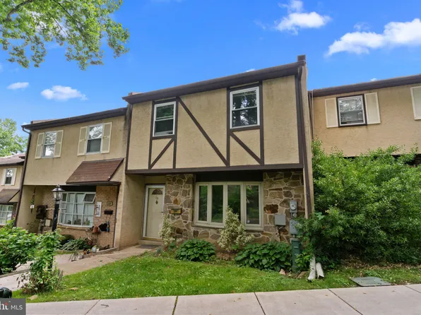 28 Knock North Knoll Cir, Willow Grove, PA 19090