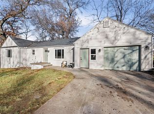 16 NW 82nd St, Kansas City, MO 64118