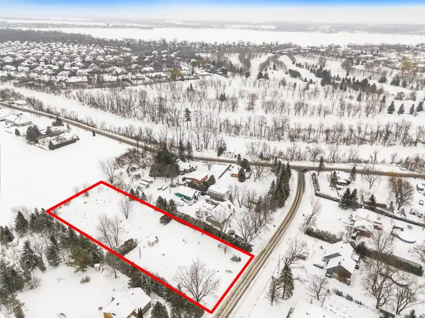 2376 Rue Bachand, Carignan, QC J3L 4E8