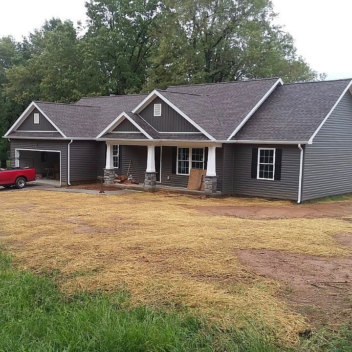 1st image of 737 Gainesway Dr
