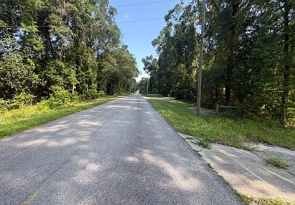 4th image of 16 SW Newark Dr