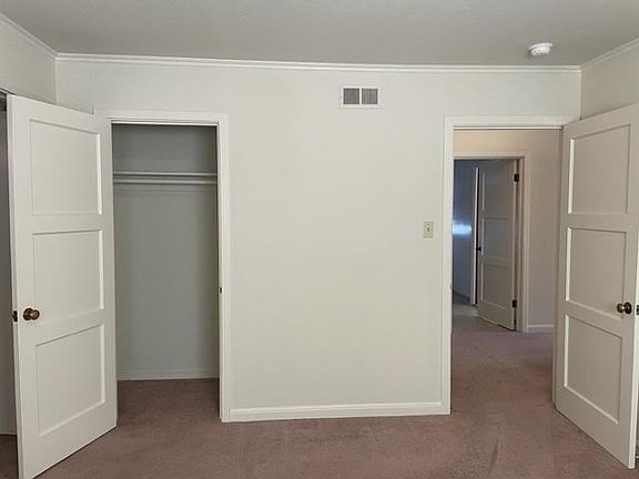 4th image of 204 Northwood Dr