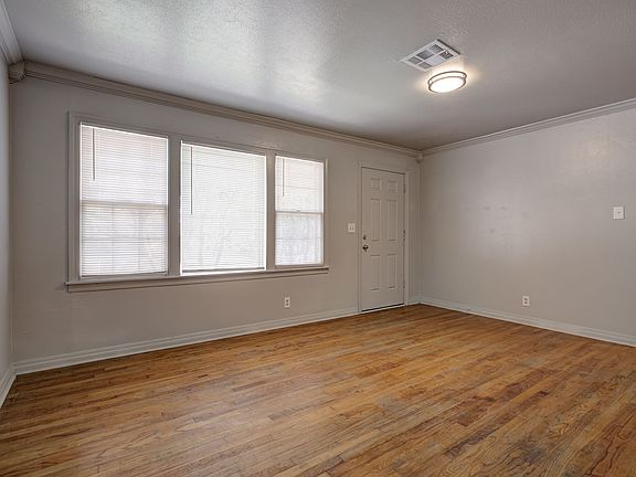 5th image of 910 Garver St