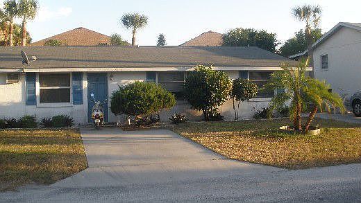 3rd image of 125 Stanford Dr APT 2