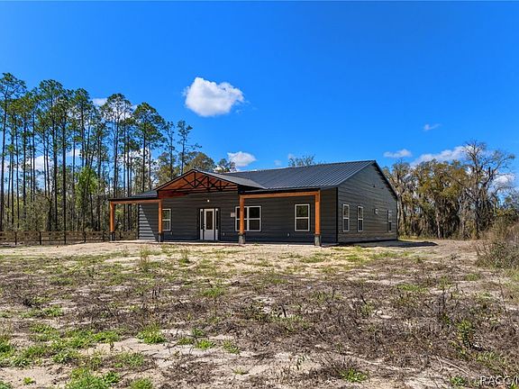 3rd image of 3020 SW Westwater Dr