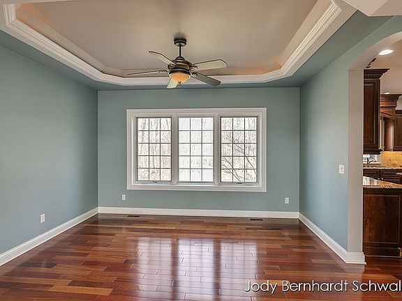 3rd image of 9331 Bay Harbor Ct NE