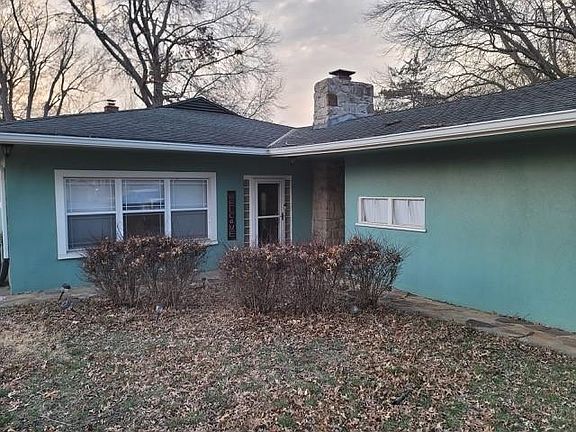 2nd image of 300 W 1st St