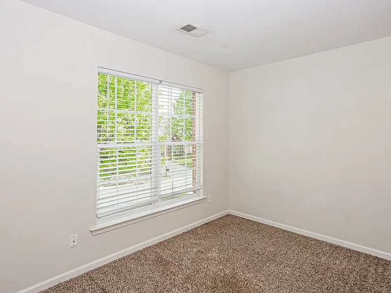 11240 Cypress View Dr — Photo 16