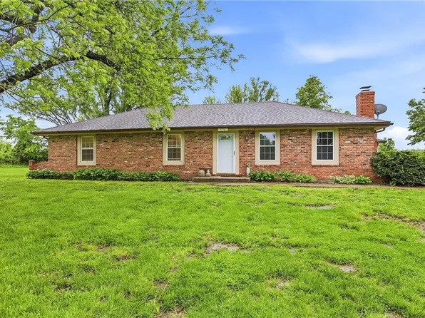 33701 E 275th St, Garden City, MO 64747
