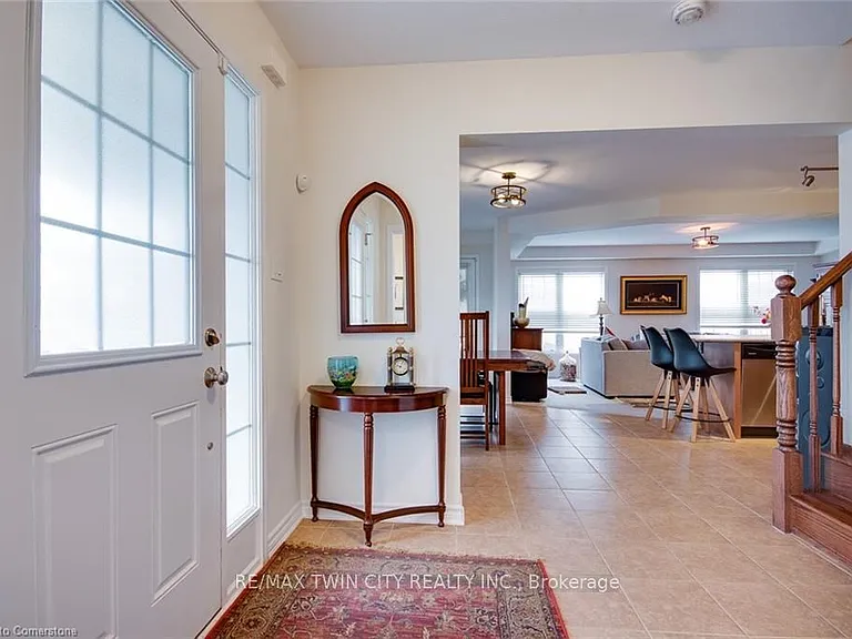 18 Blue Oak St — Photo 4