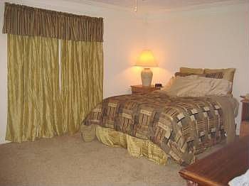 3rd image of 273 Windsor Dr