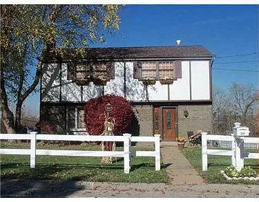 401 Mower Dr photo 1