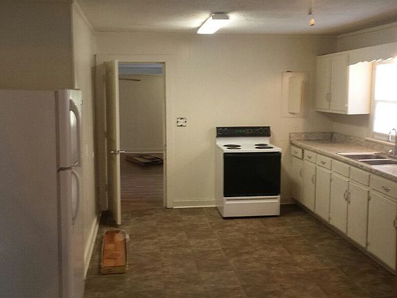 4th image of 111 Lynn Dr SE