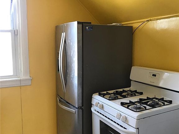 5th image of 20 Holland Ave Floor 2