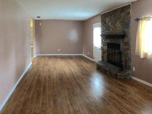 4th image of 3884 Chestwood Ave
