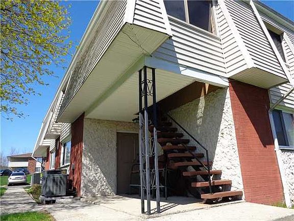 2nd image of 303 Cortland Dr