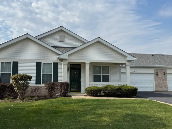 21433 Mays Lake Ct, Crest Hill, IL 60403
