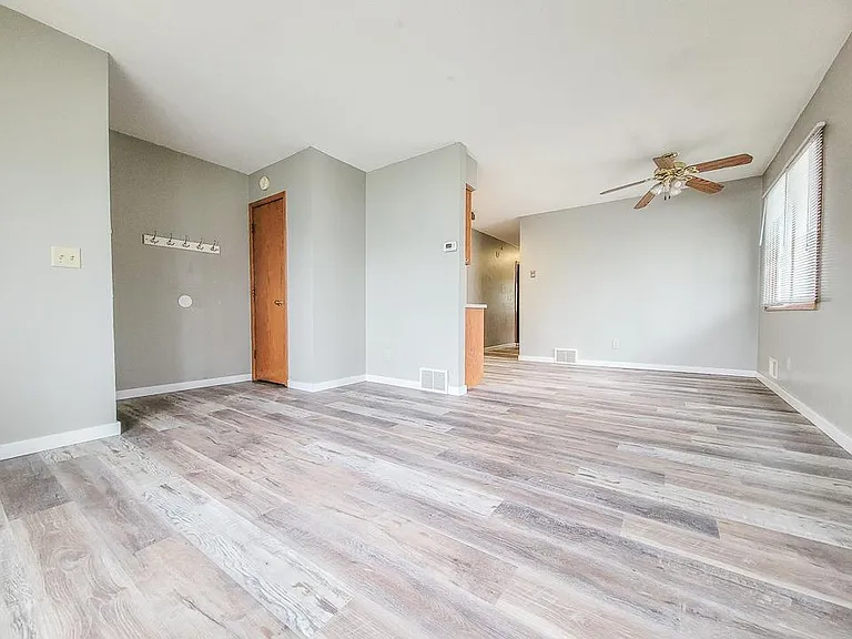 5723 Quincy St — Photo 4
