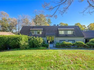 131 Heritage Vlg #D, Southbury, CT 06488