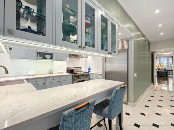 151 Central Park West image 9 of 18