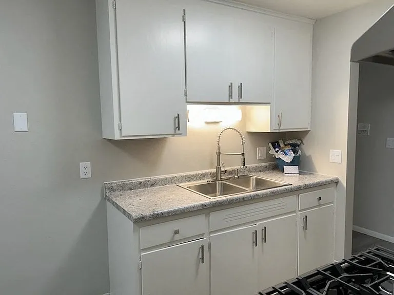 Richfield Square Apartments — Photo 35