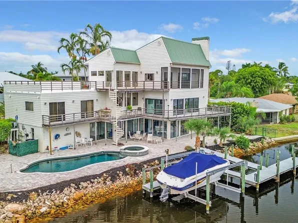 3766 Riviera CIR, BONITA SPRINGS, FL 34134