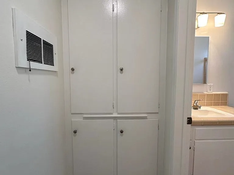 1219 Barry Ave #3 — Photo 15