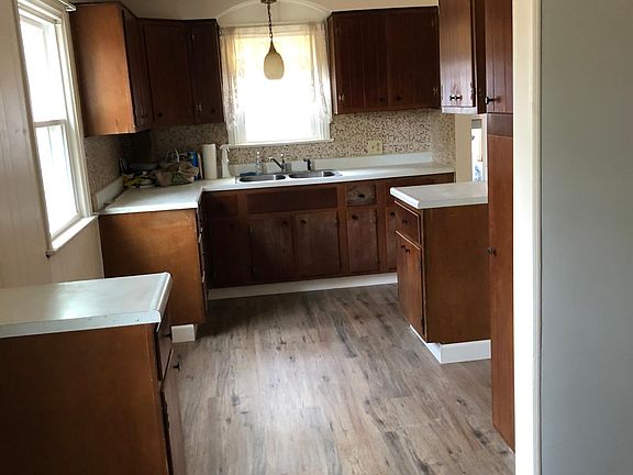 3rd image of 2764 W Lake Dr
