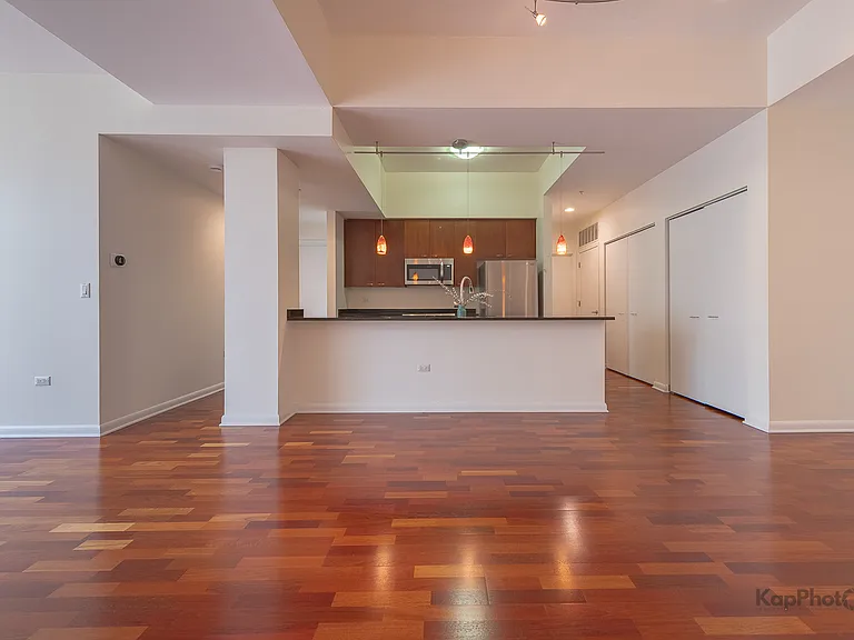 1720 Oak Ave #201 — Photo 9