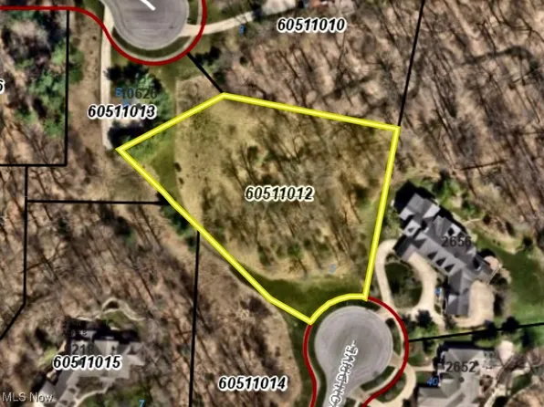 Hidden Canyon Dr, Brecksville, OH 44141