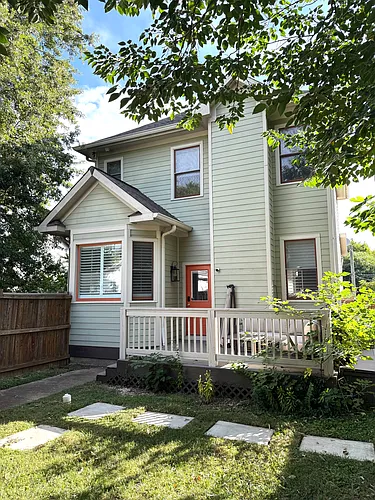 1617 6th Ave N #B Photo 1 1617 6th Ave N #B Photo 1
