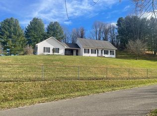 721 Pond St, Pounding Mill, VA 24637