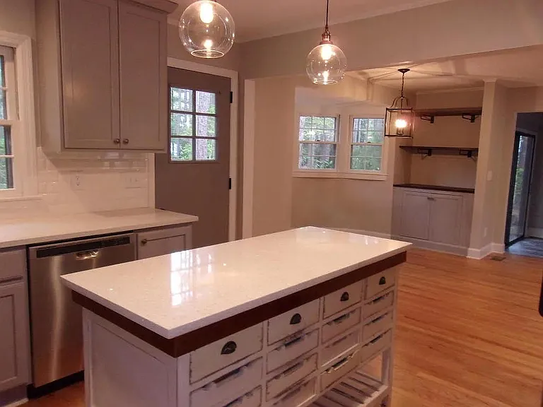 930 N Saylor St — Photo 19