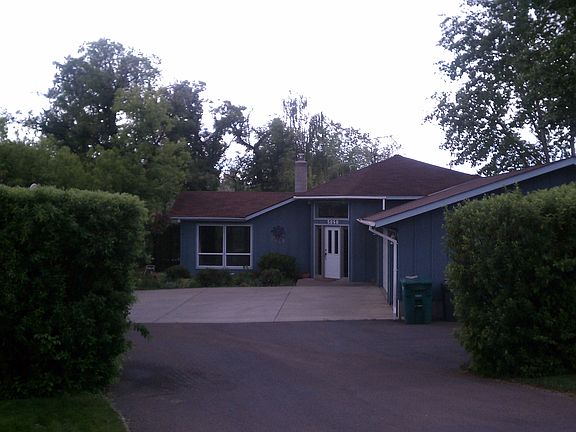 additional front shot