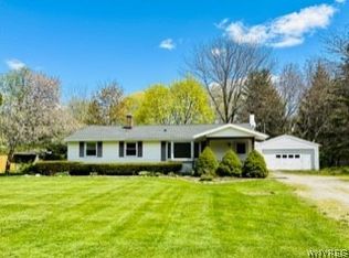 9657 York Rd, Le Roy, NY 14482