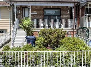 40 Avon Ave, Toronto, ON M6N 3W7