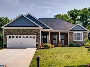228 Jocelyn Ln, Waynesboro, VA 22980