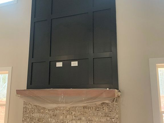 3rd image of 595 McLendon Cir