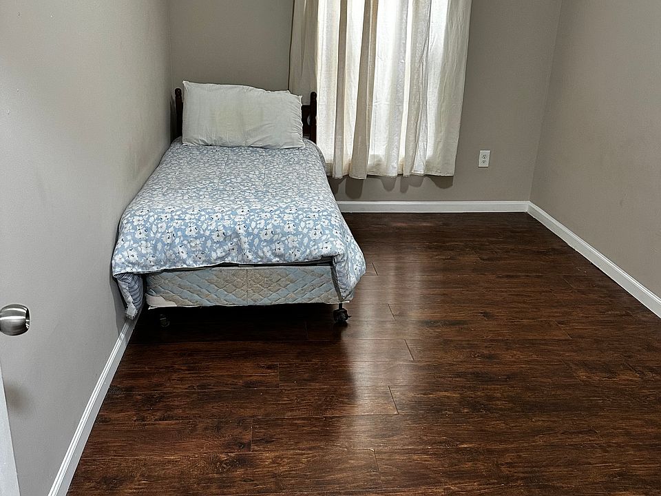 2nd image of 1167 E Jersey St APT 3