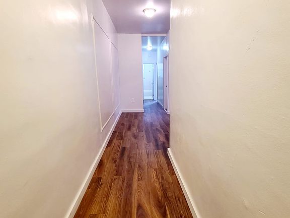 4th image of 1042 Ward Ave Floor 2